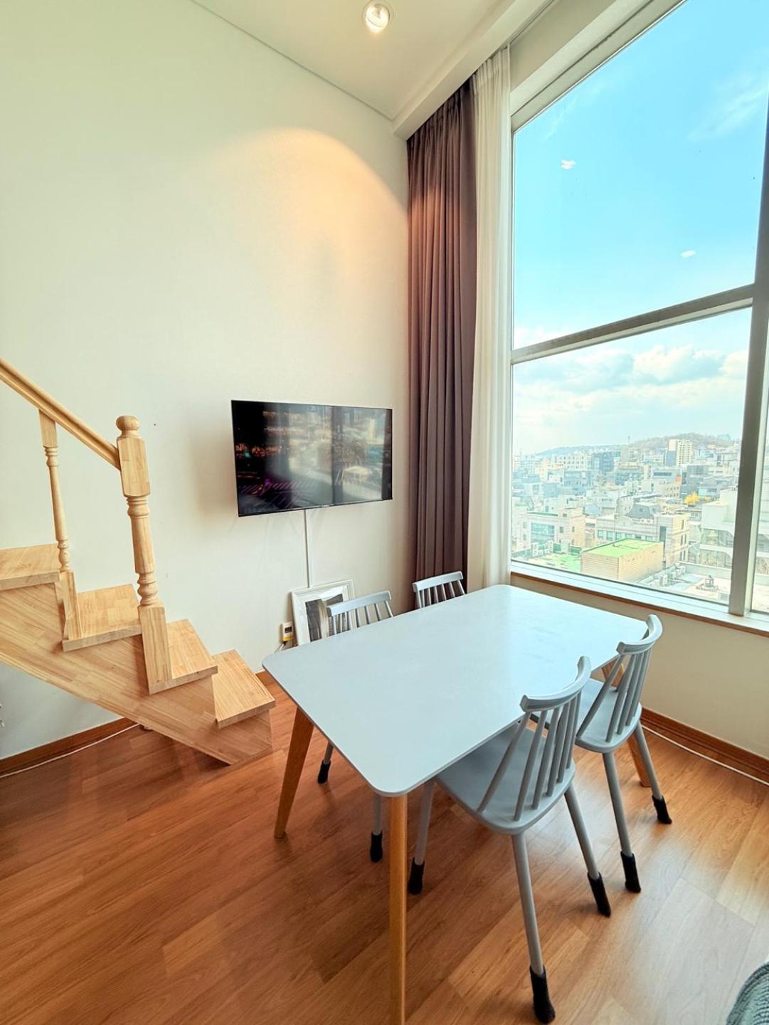 Apartment Miumi Duplex House Hong Dae Seoul