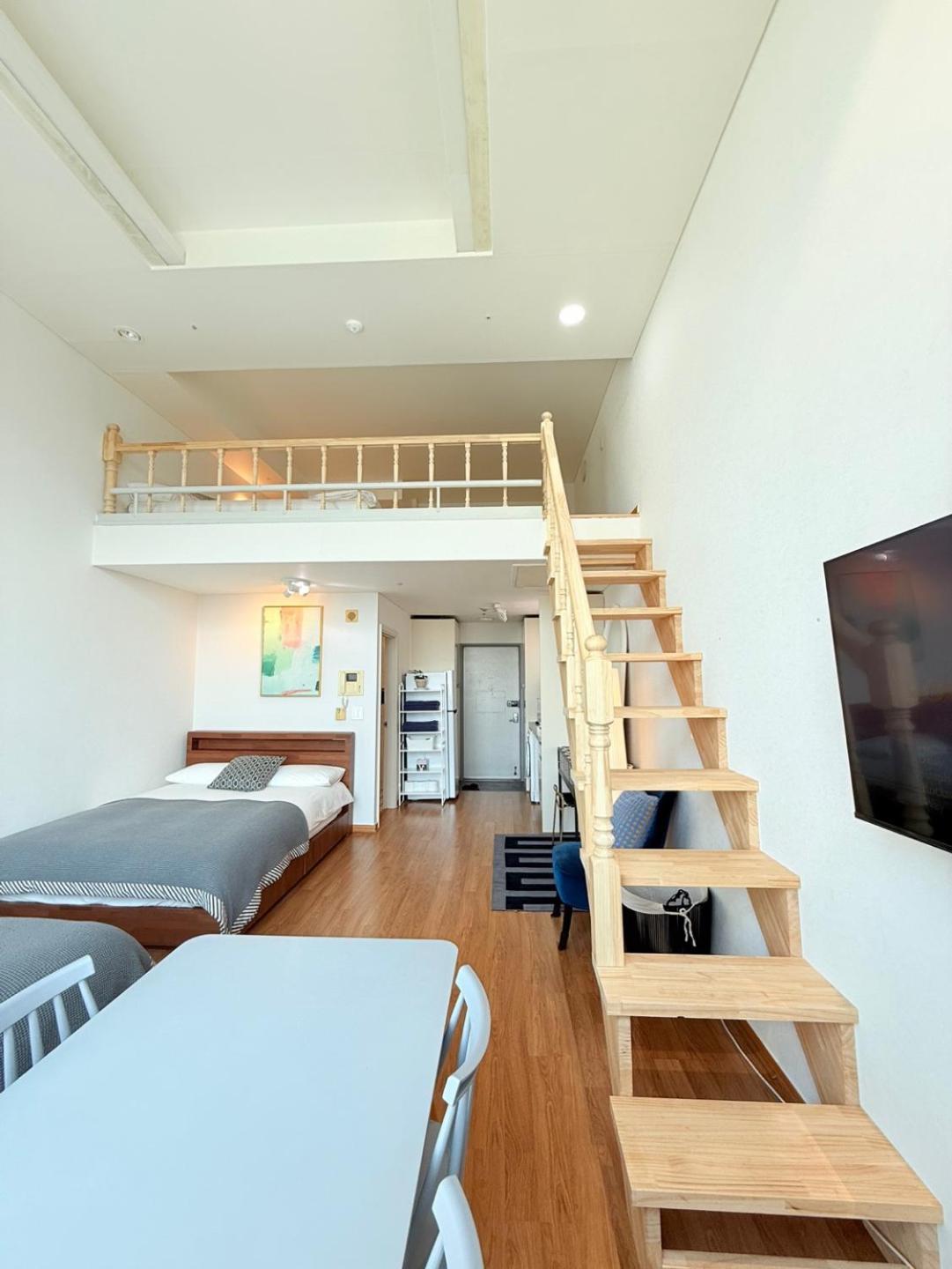 Apartment Miumi Duplex House Hong Dae *